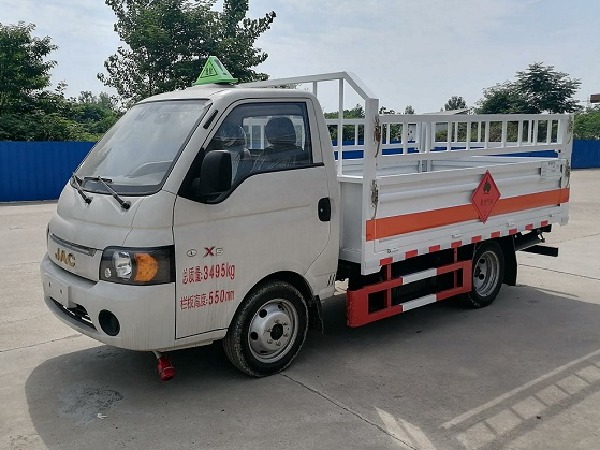 蓝牌江淮气瓶运输车（汽油厢长3米）